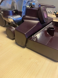 Wiederaufbau des Kirby Staubsaugers Teil 2